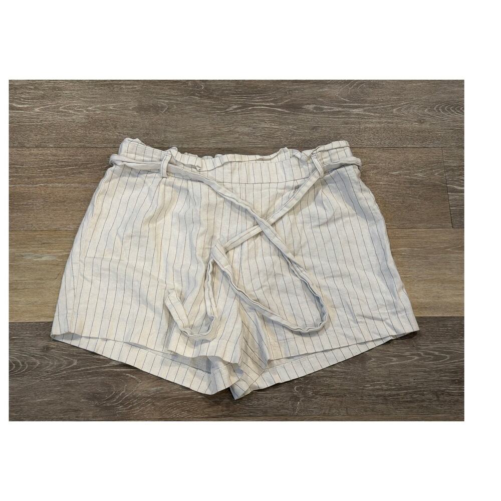 HAVE Black and White Shorts Size Large